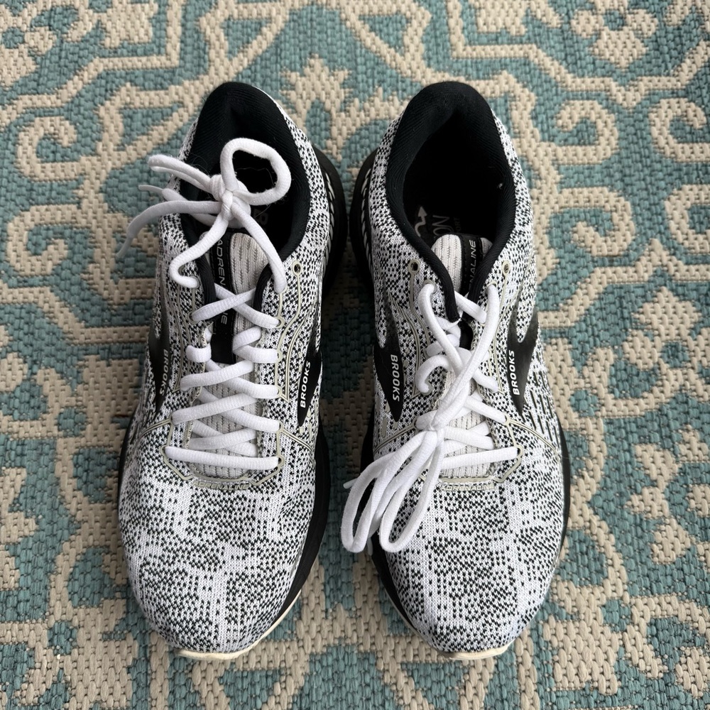 brooks adrenaline sneakers